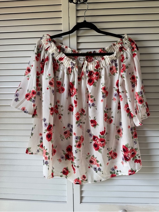Marci Tops - White Floral Off-Shoulder Blouse with Red Rose Print